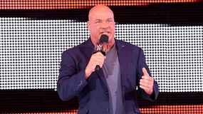 Курт Энгл временно снят с должности генерального менеджера Raw; Объявлен новый временный ГМ Raw