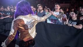 WWE запрещали вход на арену с плакатами в поддержку их нынешней звезды; Лэнс Шторм возвращается в WWE и другое