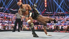 Из-за чего Рикошет заботчил финальное удержание в командном матче на Raw?