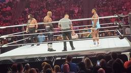 Видео: Большой матч с участием двух действующих мировых чемпионов WWE и одного бывшего состоялся на хаус-шоу в Чарлстоне