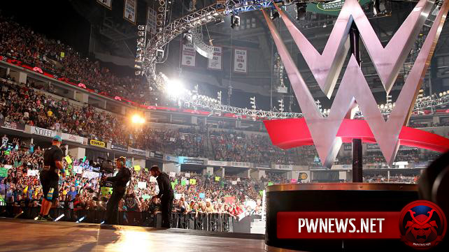 Бывший чемпион WWE рекламируется на следующее RAW
