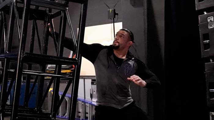 WWE официально объяснили причины закулисного инцидента с участием Романа Рейнса на SmackDown