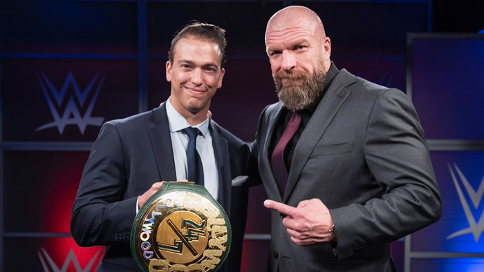 Видео: Работник WWE выиграл титул чемпиона 24/7 на совещании в штаб-квартире компании