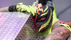 WWE опубликовали обновление по состоянию Рэя Мистерио после травмы на Extreme Rules