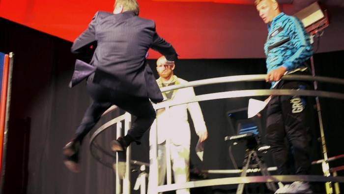 Видео: Винс МакМэн совершил прыжок Роба Гронковски на WrestleMania 36