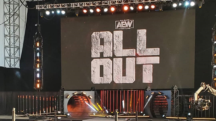 Бывший командный чемпион WWE совершил свой дебют в AEW во время эфира All Out; Кто первый претендент на титул AEW? (присутствуют спойлеры)