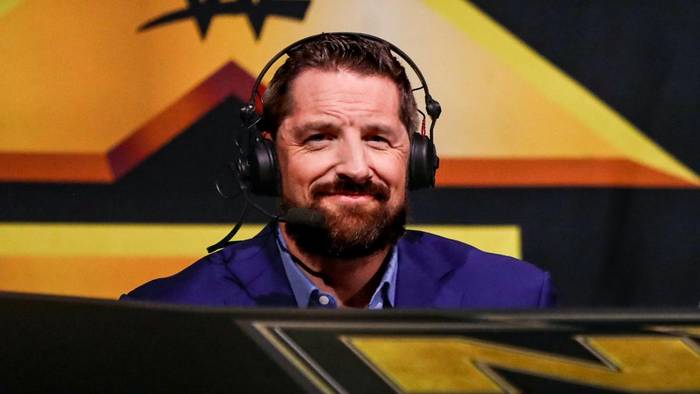 Уэйд Барретт официально подписал контракт с NXT и присоединился к команде комментаторов