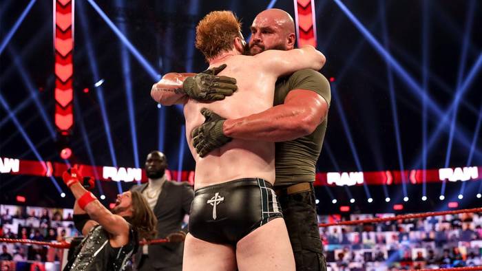 Брон Строуман рассказал, кого он хочет видеть финальным участником состава Raw на Survivor Series