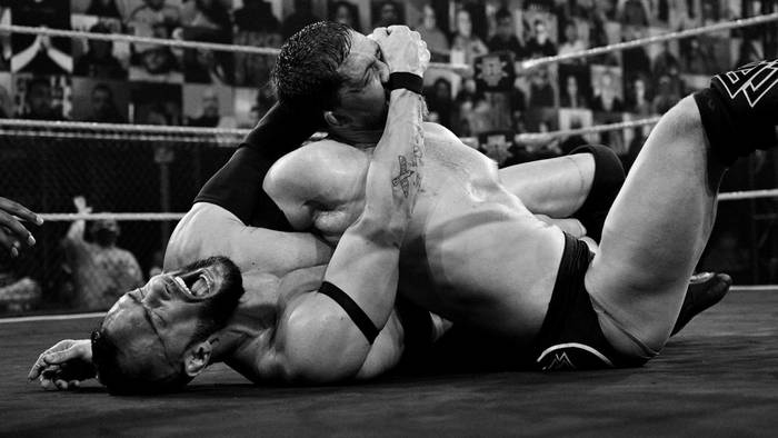 Финн Балор и Кайл О'Райли госпитализированы после мейн-ивента New Year's Evil; WWE сделали два больших анонса на NXT и другое