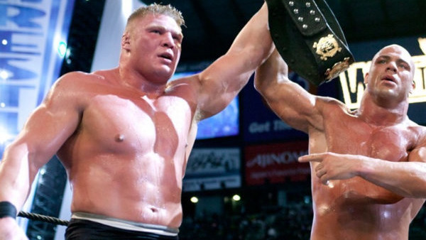 Крис Бенуа должен был выступить вместо Курта Энгла в мейн-ивенте WrestleMania 19 против Брока Леснара