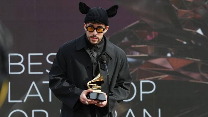 Действующий чемпион 24/7 Бэд Банни получил музыкальную премию Grammy 2021