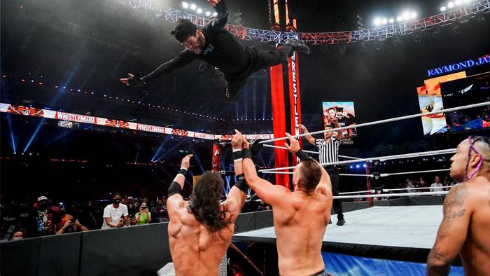ТОП-10 величайших моментов Бэд Банни по версии WWE