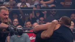 Фанат пытался прорваться на ринг AEW во время эфира Road Rager; Бойцы ММА приняли участие в сегменте на Road Rager