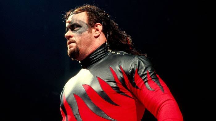 Плейлист: Звёзды WWE, которые одевались как Кейн