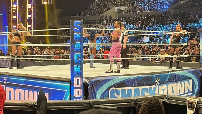 Большой женский матч с участием звёзд Raw прошёл после выхода SmackDown из эфира