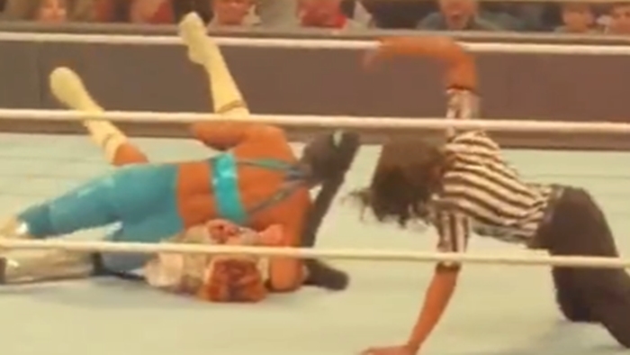 Видео: Бьянка Белэйр победила Бекки Линч за считанные секунды после выхода Raw из эфира