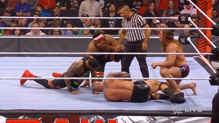 Видео: Рэнди Ортон получил повреждение на Raw