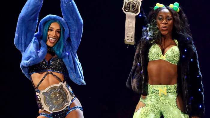Саша Бэнкс и Наоми сдали свои чемпионские титулы еще во время эфира Raw