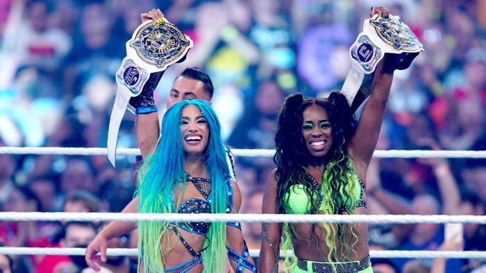 WWE вакантировали женские командные титулы и отстранили Сашу Бэнкс и Наоми; Новые чемпионки определятся в турнире