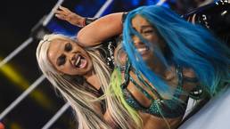 Недовольство Саши Бэнкс и Наоми в компании тянулось несколько месяцев; Известны новые подробности скандала на Raw