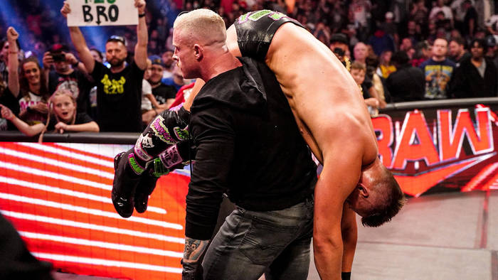 Видео: Декстер Люмис похитил Миза после выхода Raw из эфира