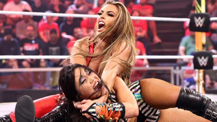 Роксанна Перес рассказала, что произошло за кулисами между ней и Мэнди Роуз после матча за титул NXT
