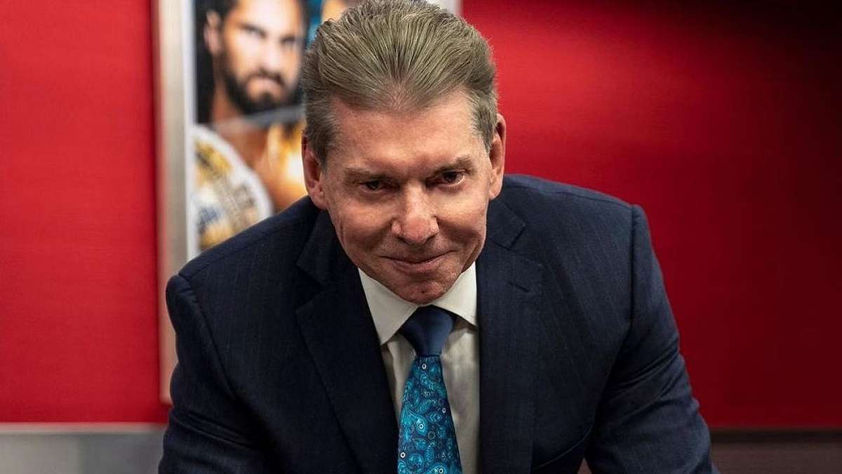 За кулисами обеспокоены возвращением Винса МакМэна в WWE, а некоторые люди могут покинуть компанию