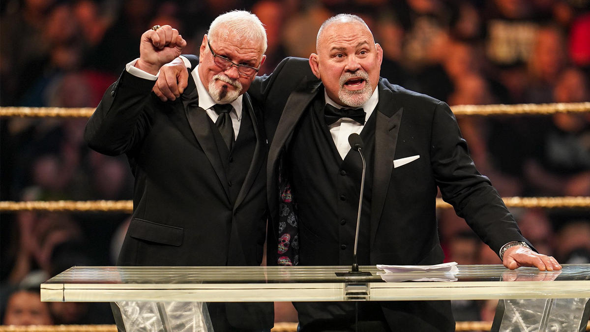 Братья Штайнеры подписали контракты легенд с WWE; AEW выпустили мемориальный мерч Джея Бриско и другое