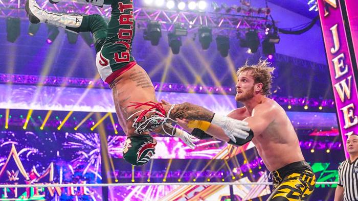 Рэй Мистерио вошёл в историю после Crown Jewel; WWE перевели рестлера на SmackDown и другое