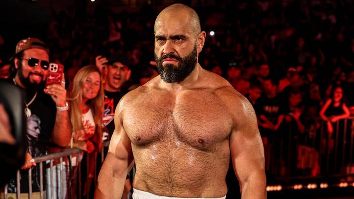 WWE затизерили новую вражду для Русева; Возвращение произошло во время эфира Raw