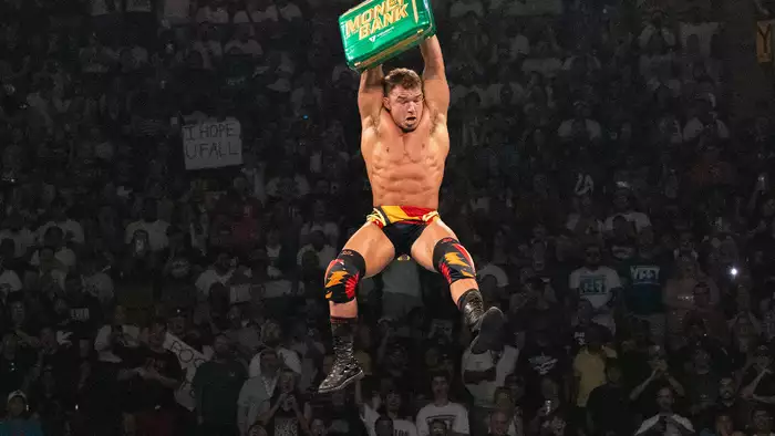 ТОП-25 экстремальных моментов в Money in the Bank матчах по версии WWE