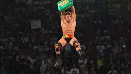 ТОП-25 экстремальных моментов в Money in the Bank матчах по версии WWE