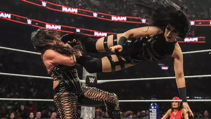 Чем закончился титульный матч Стефани Вакер и Ракель Родригес на Raw 10 ноября? Результат мейн-ивента Raw