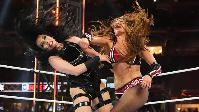 Чем закончился титульный матч Стефани Вакер и Никки Беллы на Survivor Series 2025?