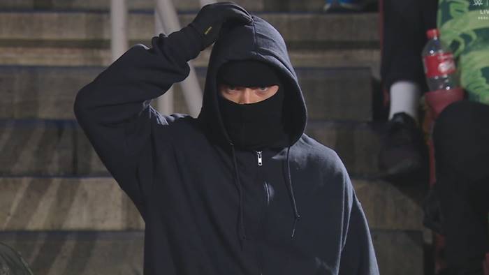 WWE на Raw 15 декабря раскрыли личность человека в маске