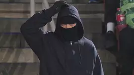 WWE на Raw 15 декабря раскрыли личность человека в маске