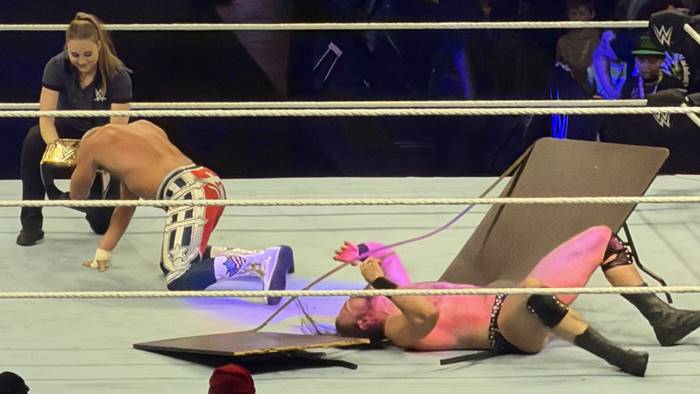 Результаты хаус-шоу: 26.12 (Балтимор, Мэриленд) — Роудс и Макинтайр в матче без ДК; Защита Джейд Каргилл и другое