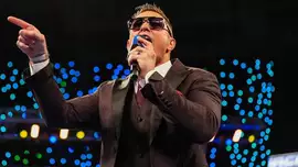 Бывший мировой чемпион вернулся в WWE на первом эфире SmackDown в 2026 году