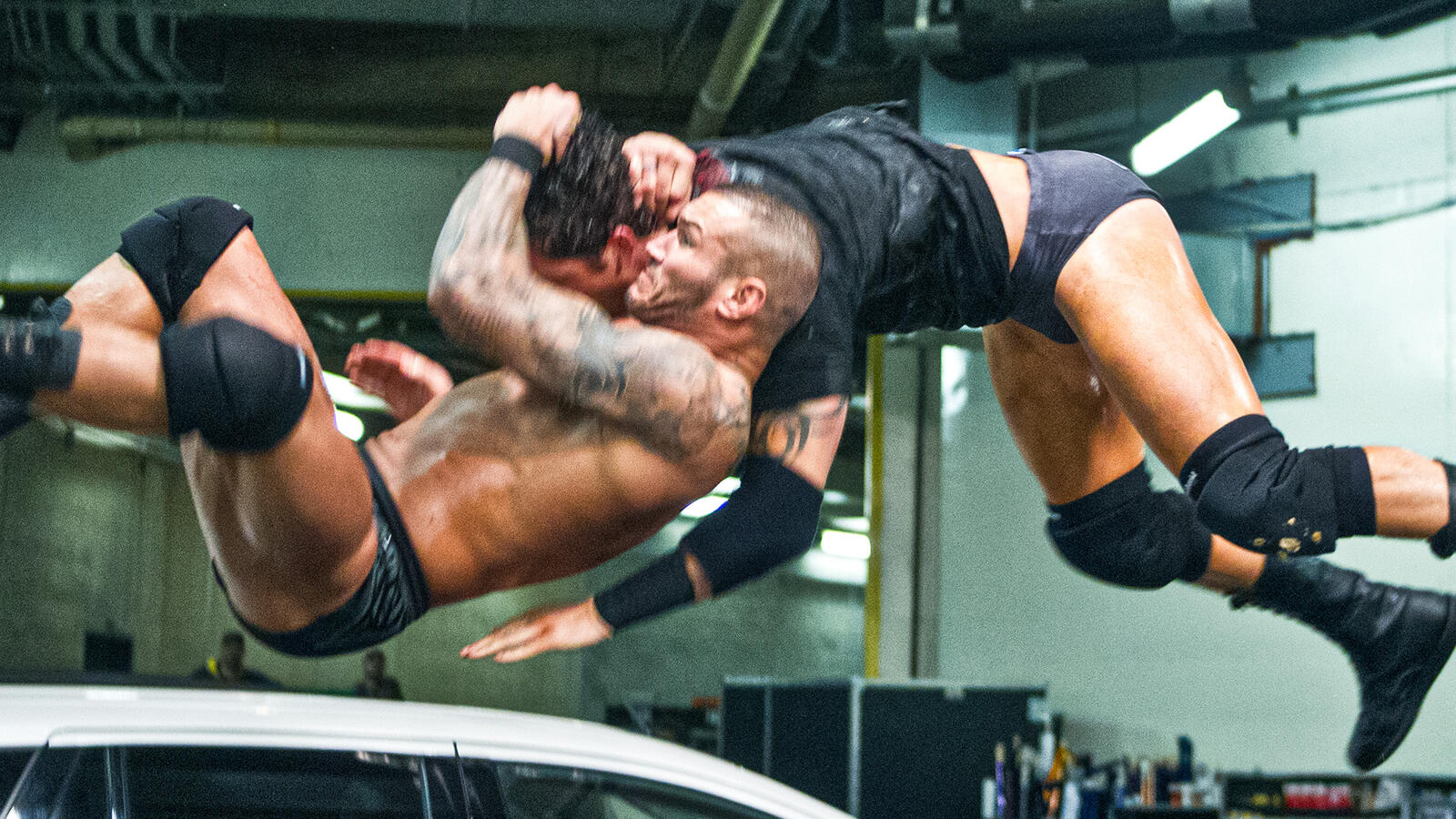 Плейлист: Рэнди Ортон атакует звёзд WWE