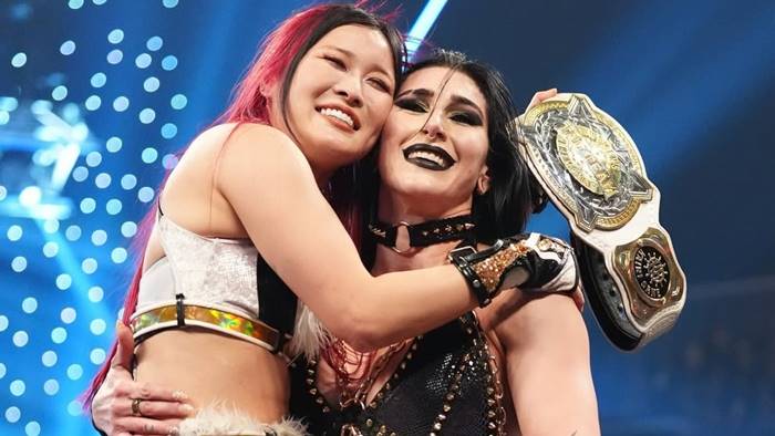 Rhiyo на Raw выскажутся о выигрыше женских командных чемпионств; Пента вернётся на ринг после травмы
