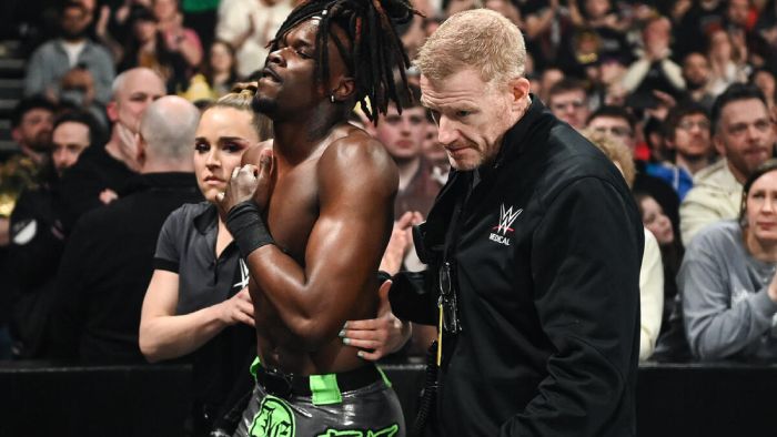 Джевон Эванс получил травму на Raw; Адам Пирс пригласил на Raw отстранённого Брона Брейкера и другое