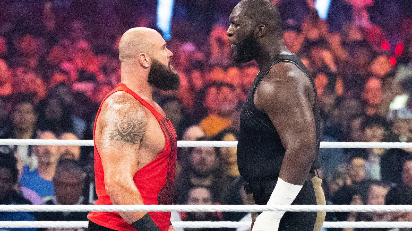 Плейлист: Эпичные столкновения в Royal Rumble матчах