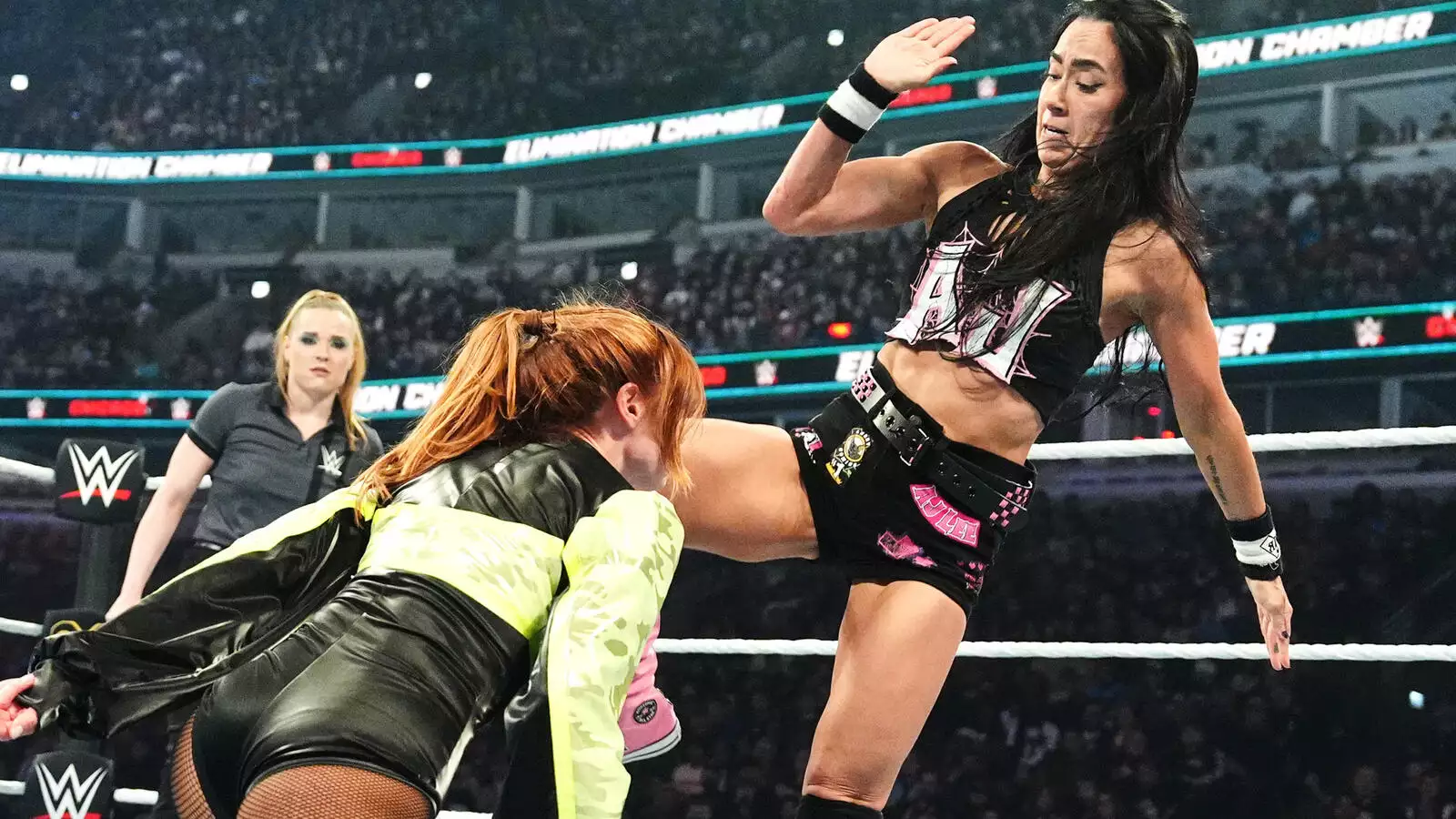 ТОП-10 лучших моментов Elimination Chamber 2026 по версии WWE