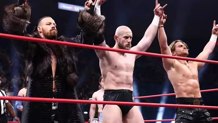 Бывший чемпион вернулся в AEW на Dynamite перед Revolution; Неожиданный гость присутствовал на Dynamite и другое