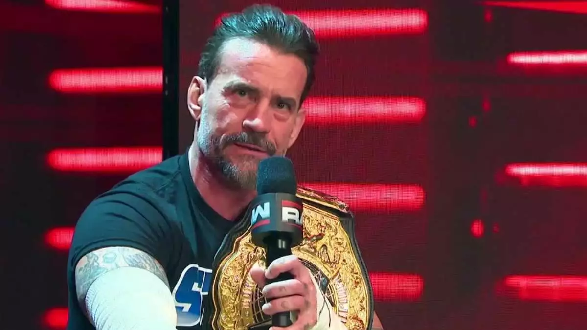 Видео: СМ Панк воссоздал легендарную пайп-бомбу на Raw