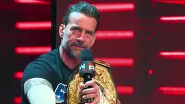 Видео: СМ Панк воссоздал легендарную пайп-бомбу на Raw