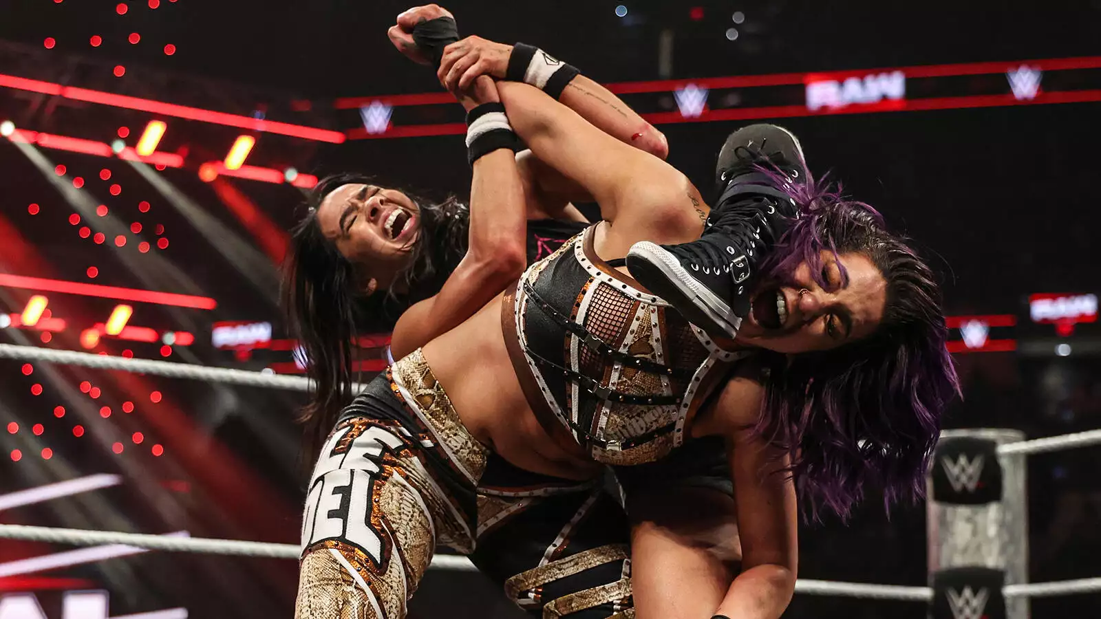 Чем закончилась первая защита Интерконтинентального чемпионства женщин ЭйДжей Ли на Raw 16 марта?