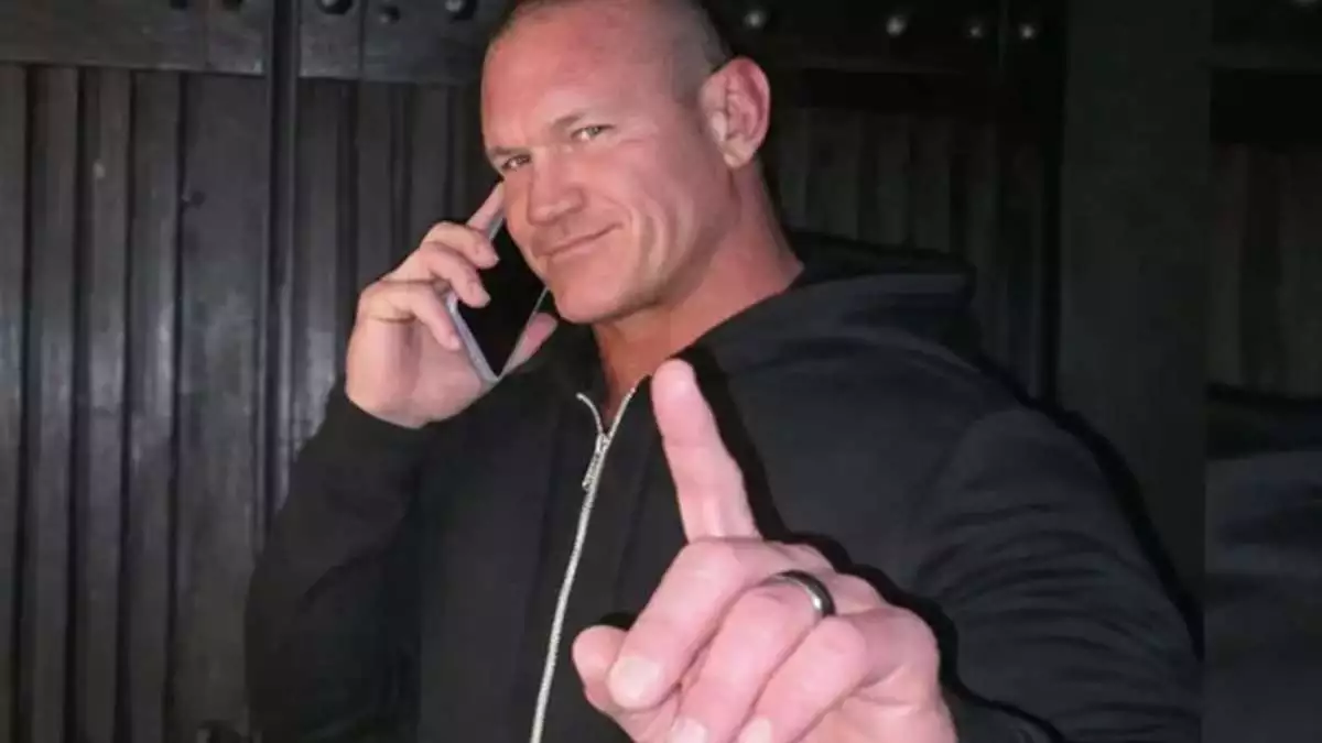 Фанаты назвали имена трех человек, появления которых ждут в сюжете после таинственного звонка Рэнди Ортона