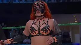 Бывшая чемпионка WWE приняла вызов Фламмер на Rey de Reyes 2...