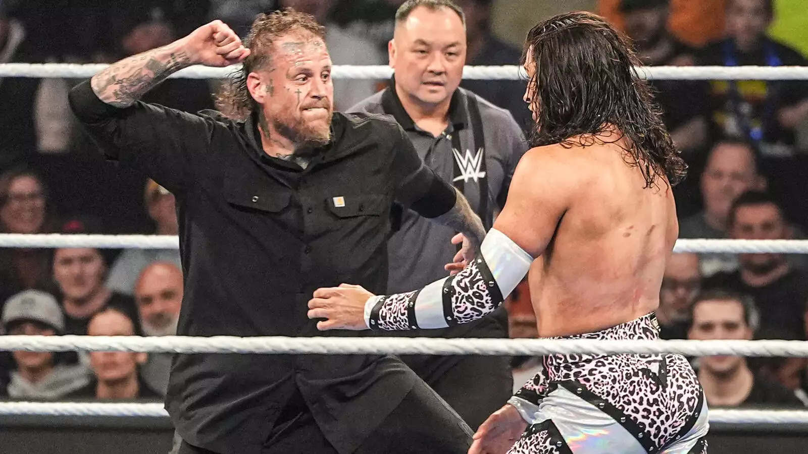 Джелли Ролл провёл дебютный сольный матч в WWE; Мейн-ивент Sacrifice был остановлен из-за травмы и другое